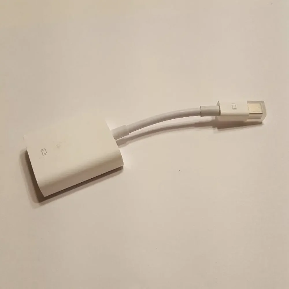 Apple Model A1307 Display Port Thunderbolt to VGA Adapter